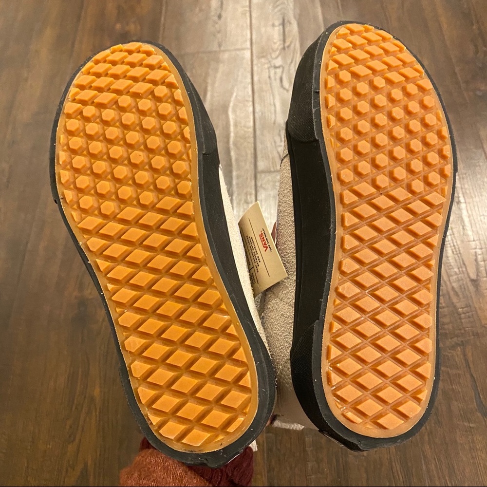 VANS Sk8-Hi Mte Suede Platform Moonbeam Shoes - Picture 12 of 13